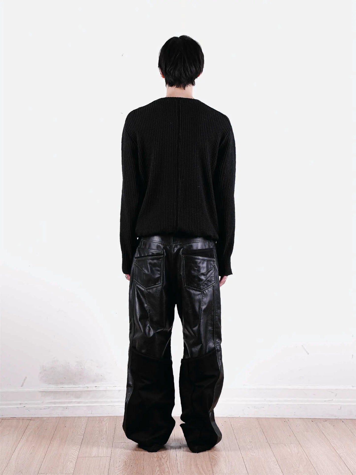 Black EP.8 01 Knit