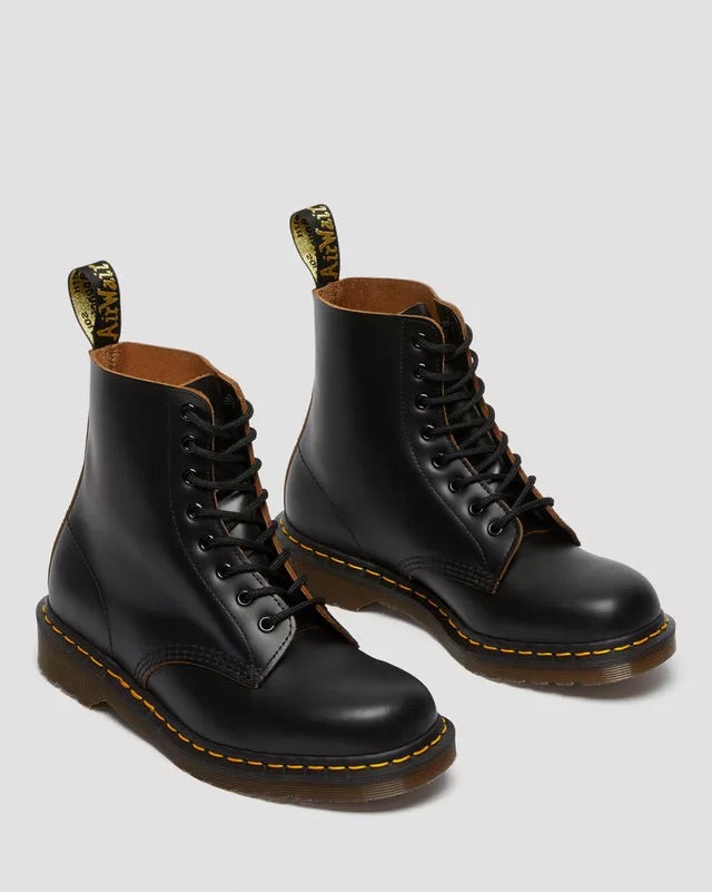 Black Quilon 1460 Vintage Made in England Lace up Boots