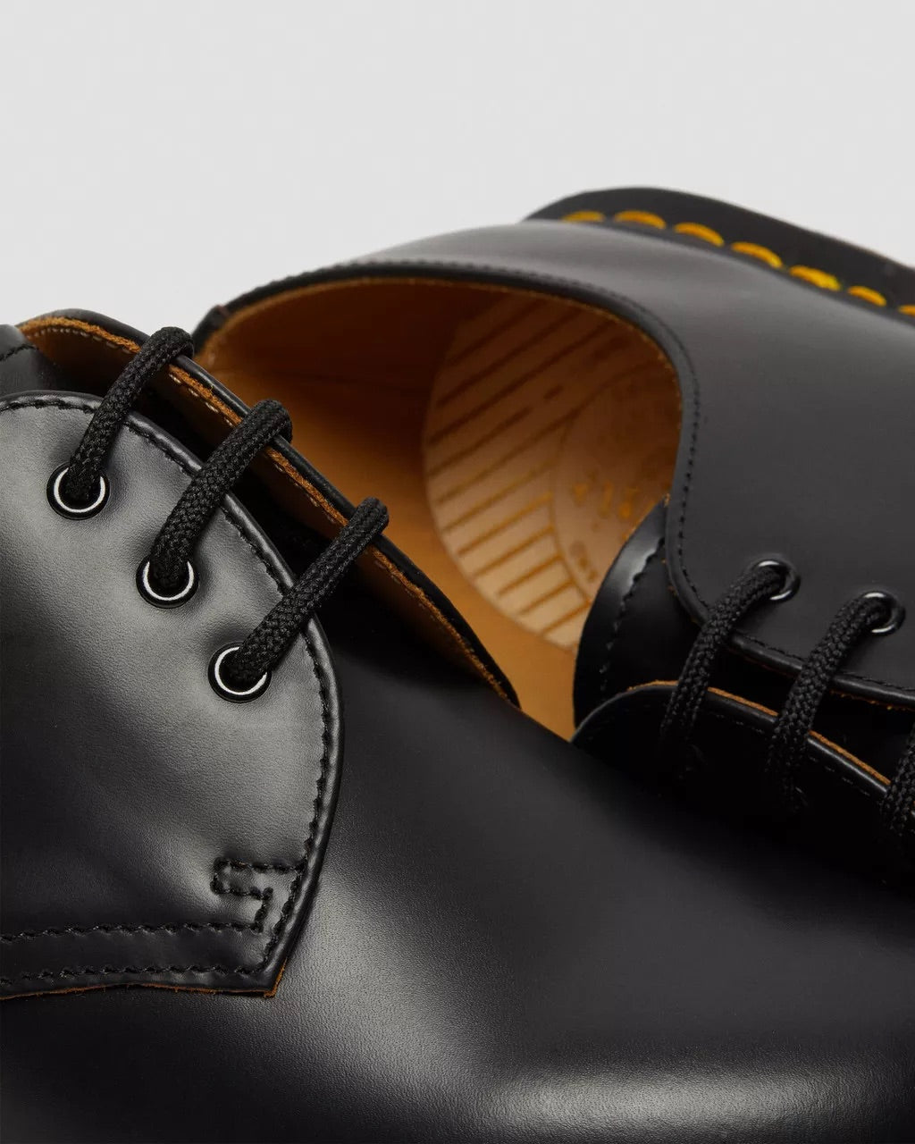 Black Quilon 1461 Vintage Made in England Oxford Shoes