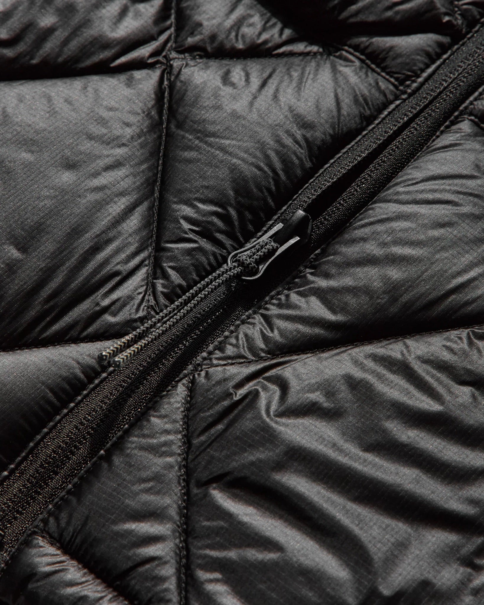 Black Nuna 800 Fill Power Hooded Down Jacket