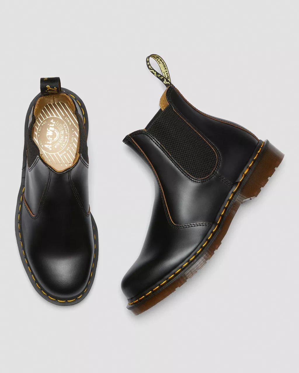 Black Quilon 2976 Vintage Made in England Chelsea Boots