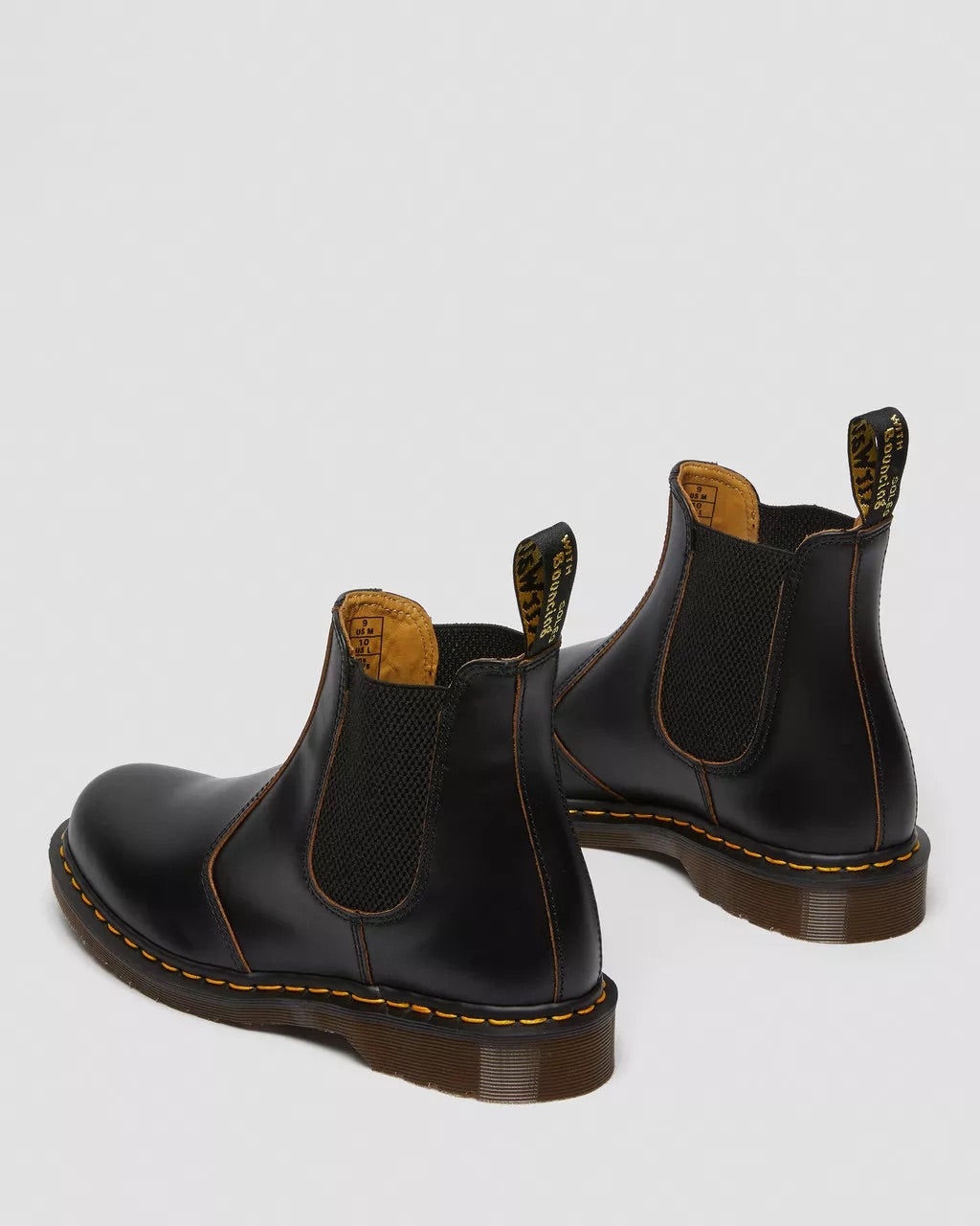 Black Quilon 2976 Vintage Made in England Chelsea Boots