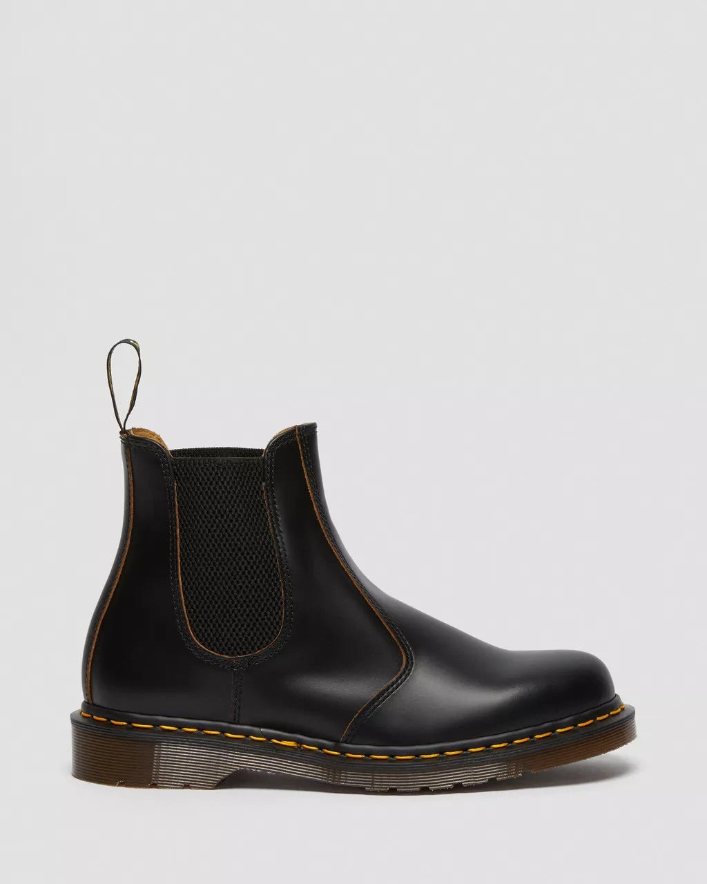 Black Quilon 2976 Vintage Made in England Chelsea Boots